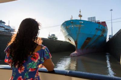 Embárcate en un fascinante recorrido de 6 horas por el canal de panamá, partiendo desde 